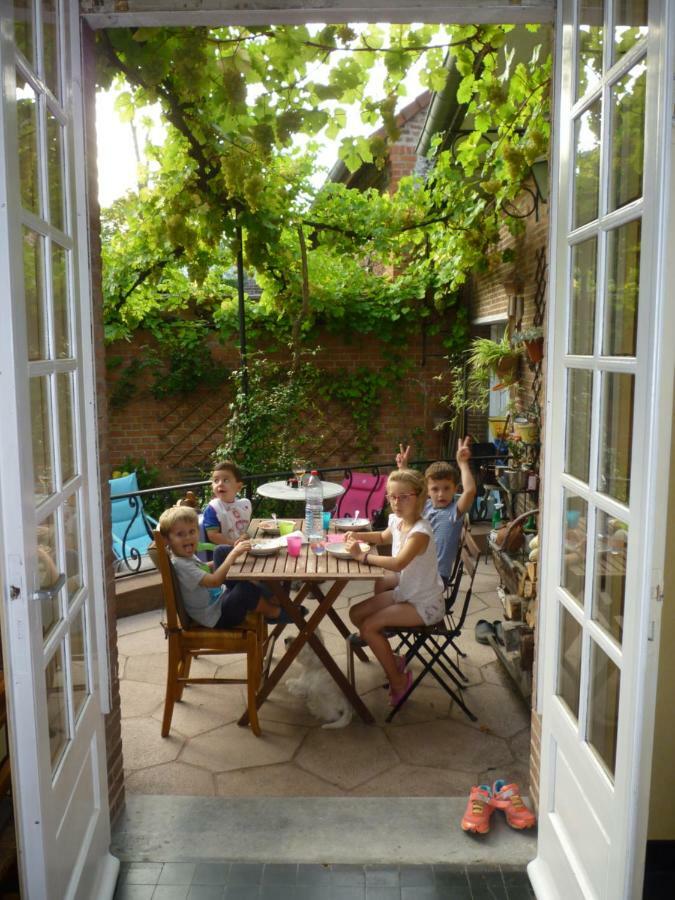 Bed and Breakfast Au Vieux Cedre Mouvaux Exterior foto